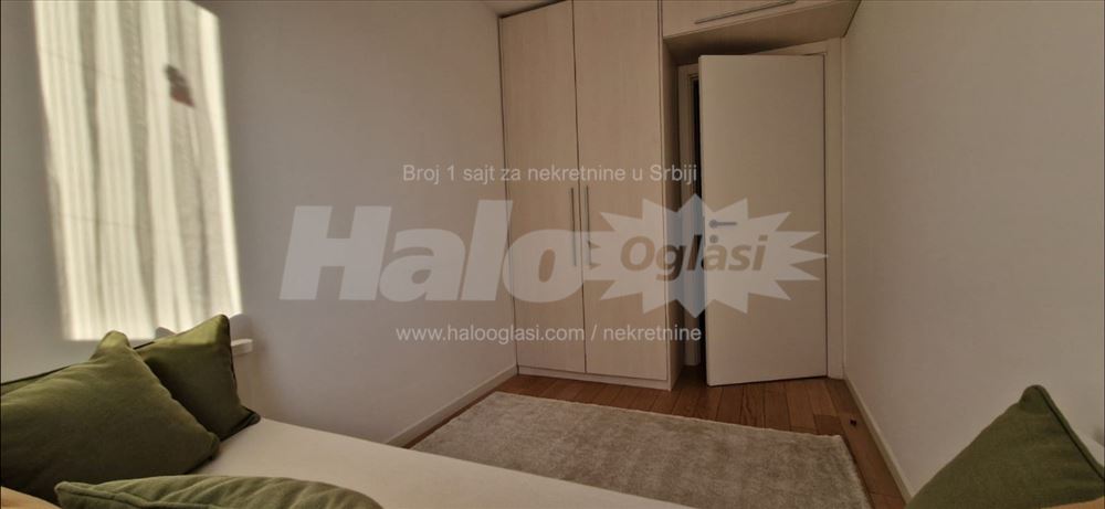 A blok, lux, namešten, useljiv — 10