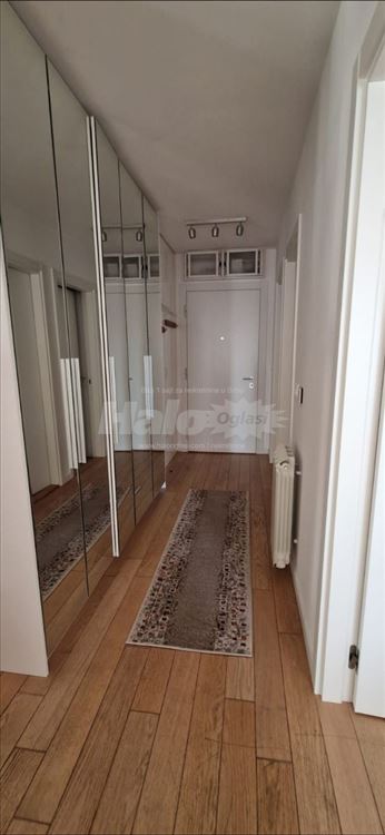 A blok, lux, namešten, useljiv — 12