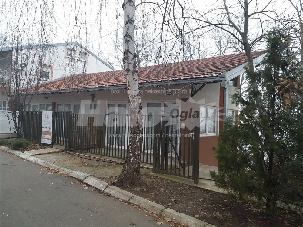 Ako zelite ofis sa galerijom. Odmah useljiv — 5