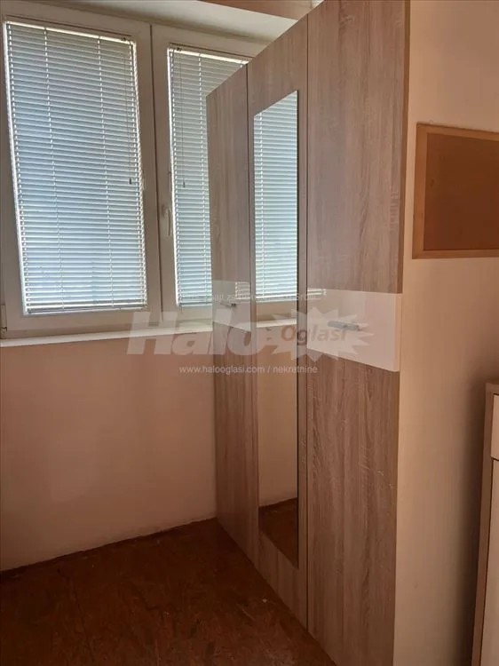 Ako zelite ofis sa galerijom. Odmah useljiv — 8