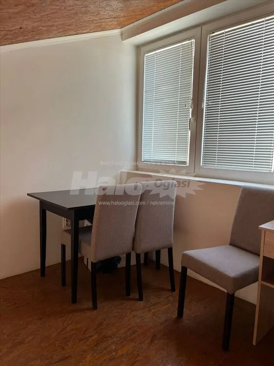 Ako zelite ofis sa galerijom. Odmah useljiv — 9