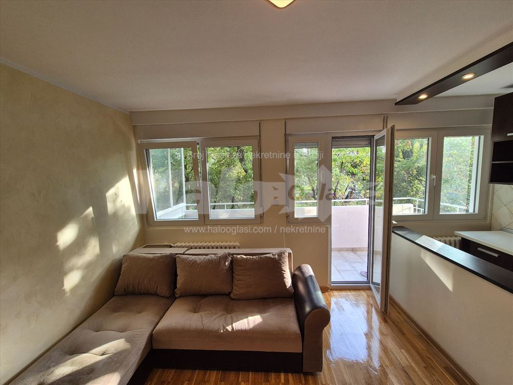 Aleksinačkih rudara, renoviran, 45m²+ terasa — 2