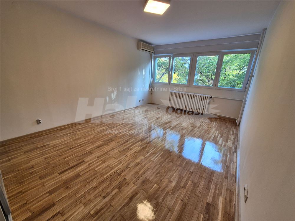 Aleksinačkih rudara, renoviran, 45m²+ terasa — 4