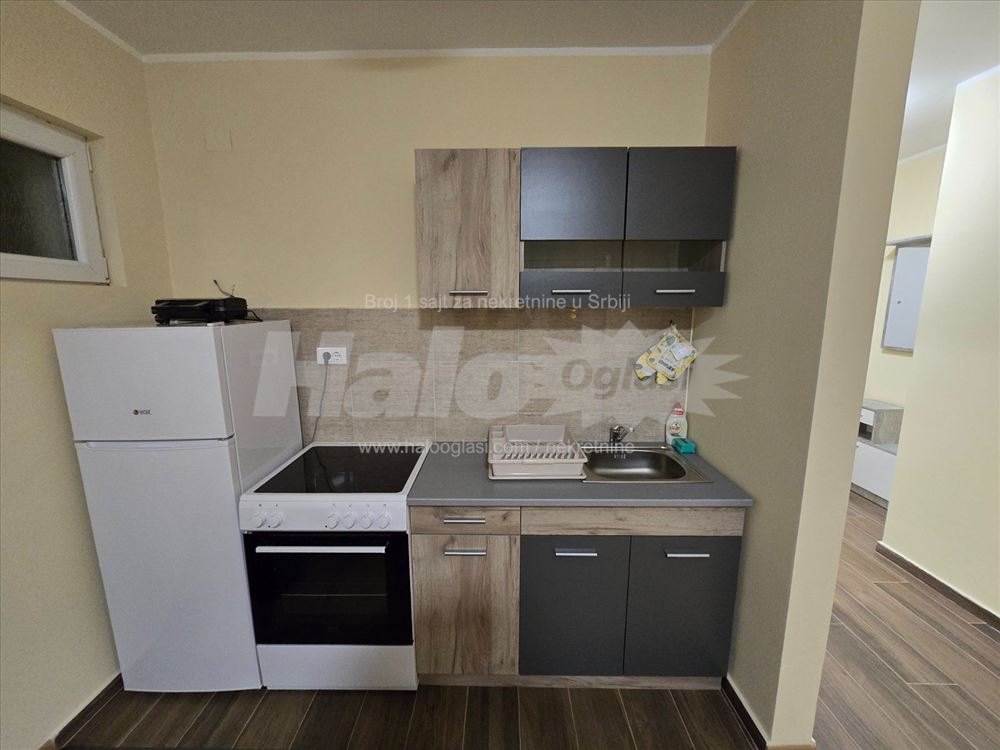Altina 44m² 1.0 namešten terasa — 9