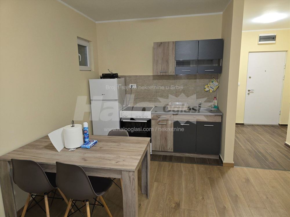 Altina 44m² 1.0 namešten terasa — 12