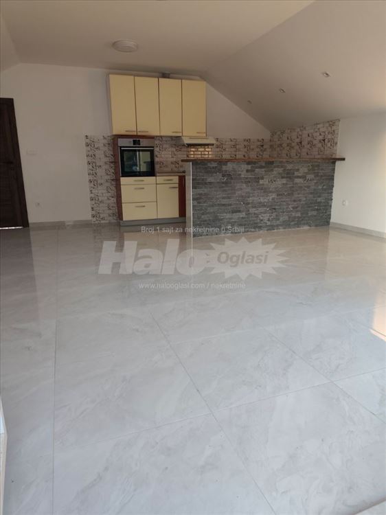 Altina polunamesten 75m2 — 10