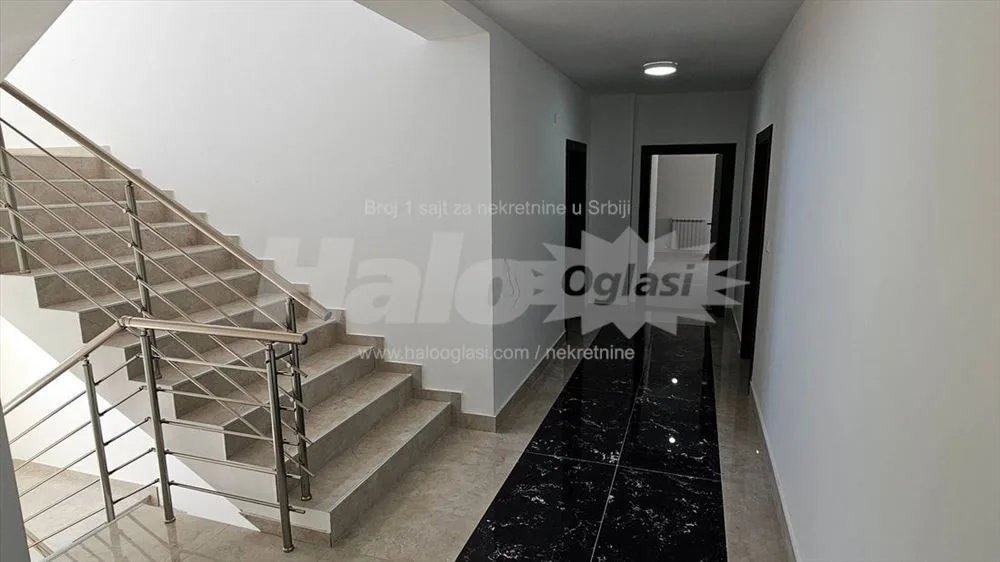 Altina, stan 56 m², u legalizaciji — 15