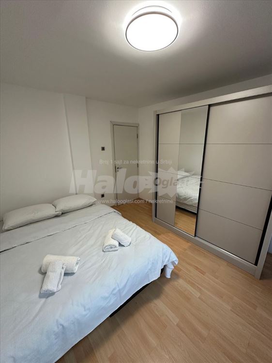 Arena - Novi Beograd , kompletno opremljen stan — 13