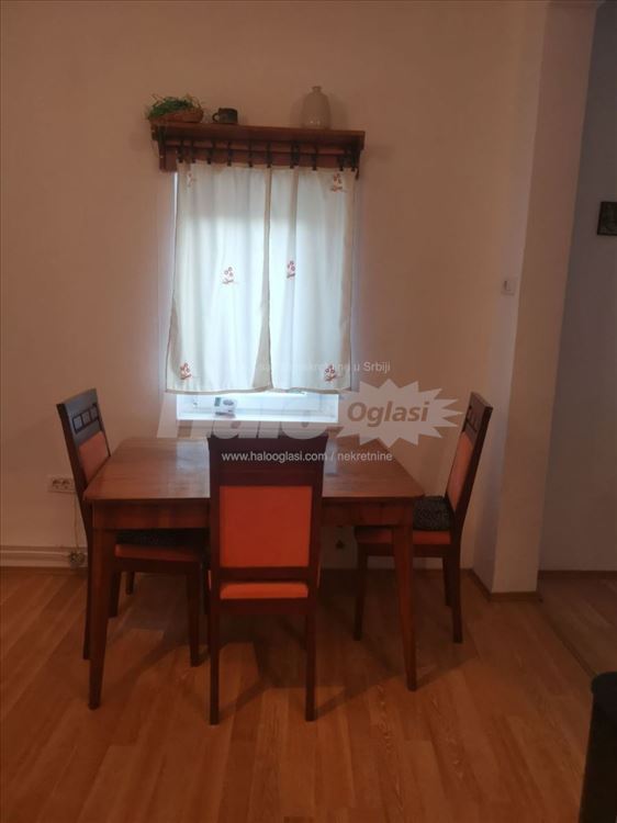 Šarmantna kuća na dva nivoa za izdavanje — 2