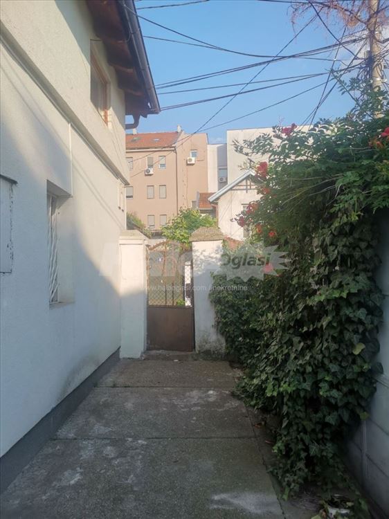 Šarmantna kuća na dva nivoa za izdavanje — 13