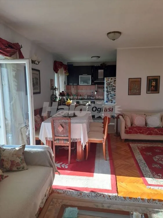Avala-Vrčin, Kuća 289 m2,18 ari. — 9