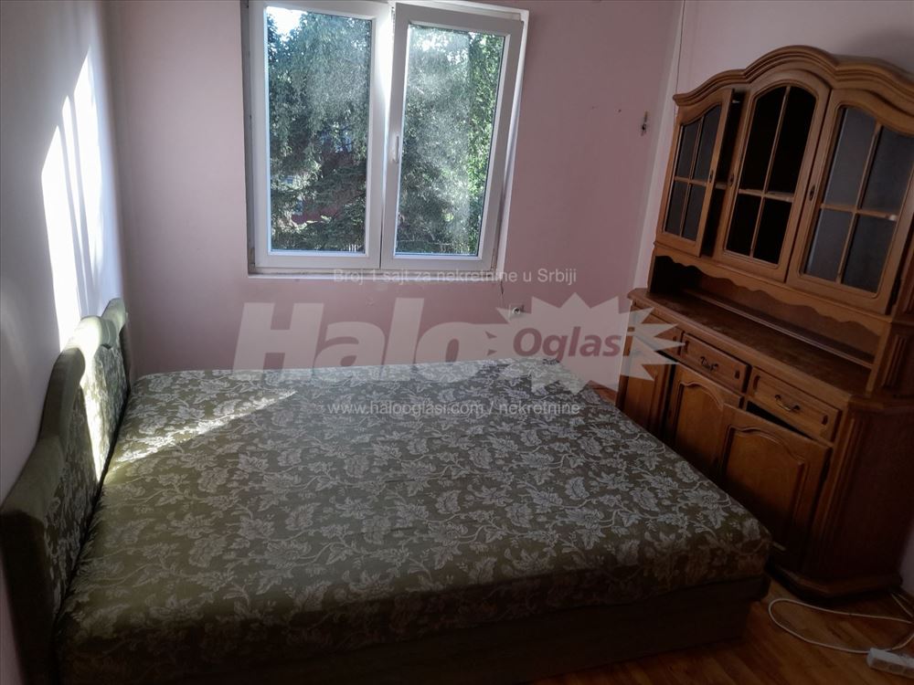 Avala,Trešnja kuća 160m2 plus podrum i pomoćne pro — 15