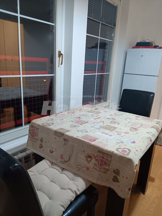 B. Kosa 3 jednosoban stan namesten renoviran — 4