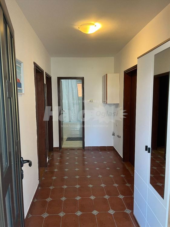 Banjica-namesten stan 60m2+terasa 10m2 — 3