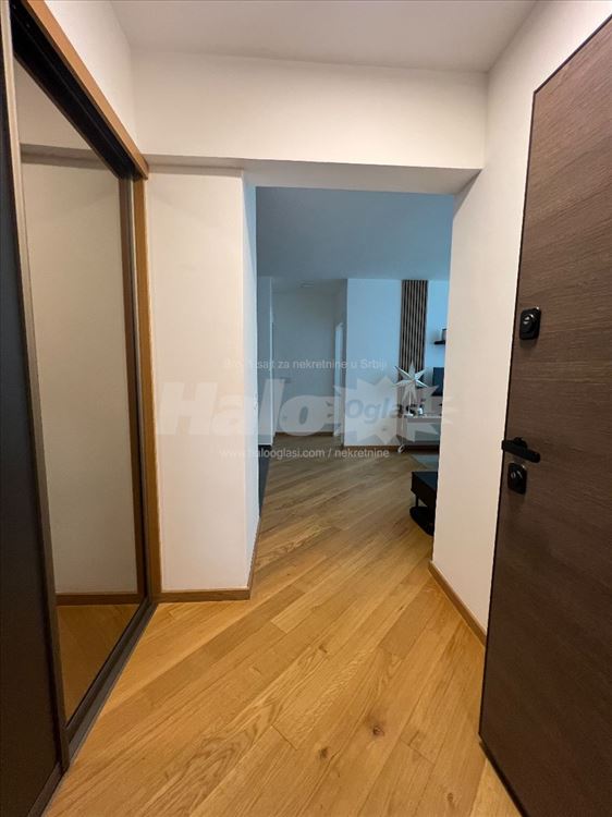 Banjica, TC Banjica 50 m2 — 2