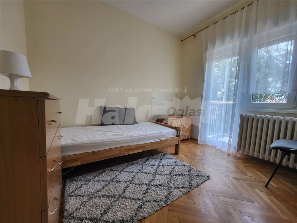 Banovo brdo, 4.0 u kući, zaseban ulaz, parking — 5