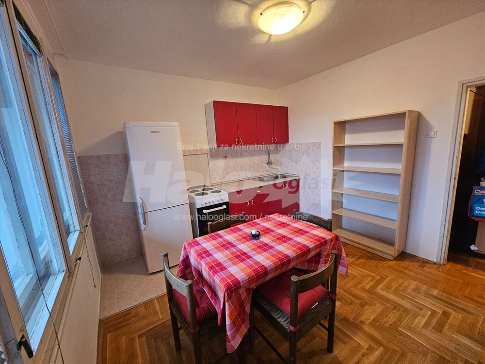 Banovo brdo centar, Nedeljka Cabrinovica — 4