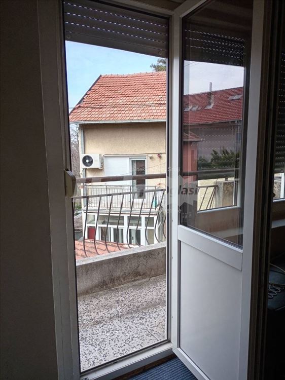 Banovo brdo, garsonjera — 8