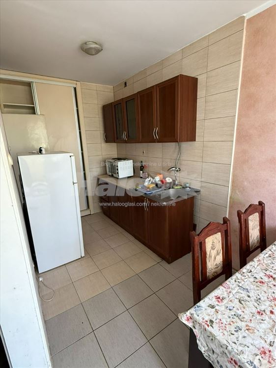 Banovo Brdo- Izdajem 2,5 sobni stan Pozeska — 2