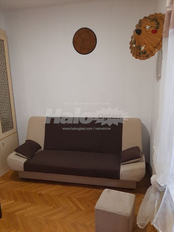 Banovo brdo, jednoiposoban — 4