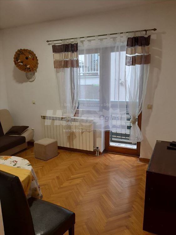Banovo brdo, jednoiposoban — 6