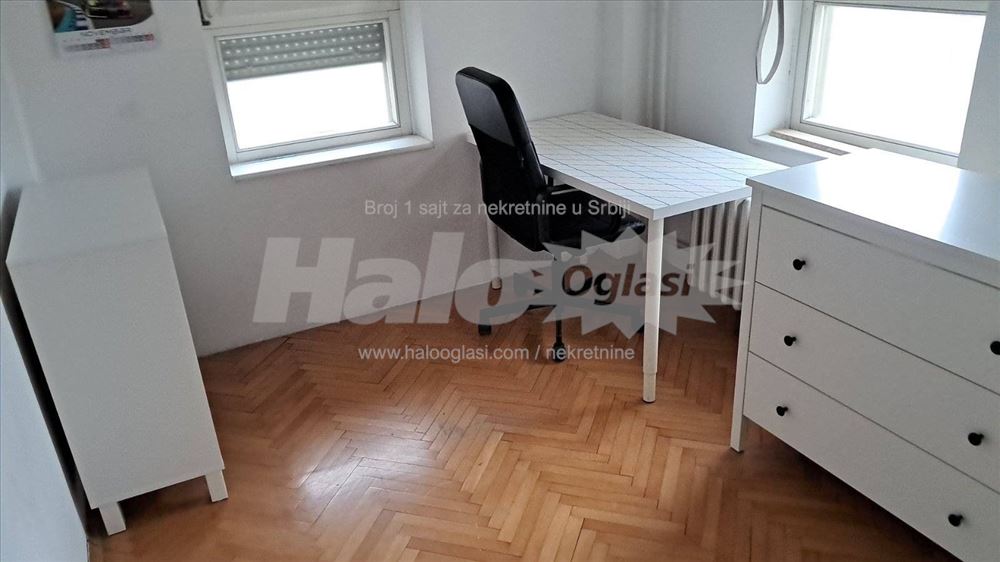 Banovo brdo, na domak Ada Mall-a, Ade Ciganlije. — 5