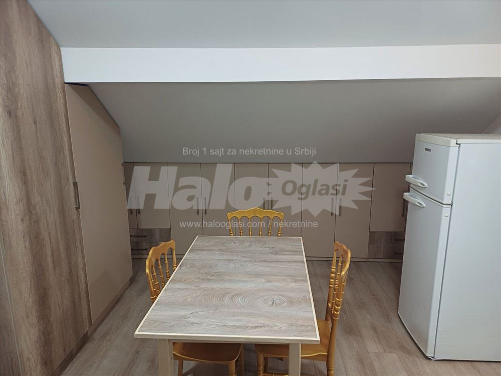 Banovo brdo, Nikolaja Gogolja 1.0 — 4
