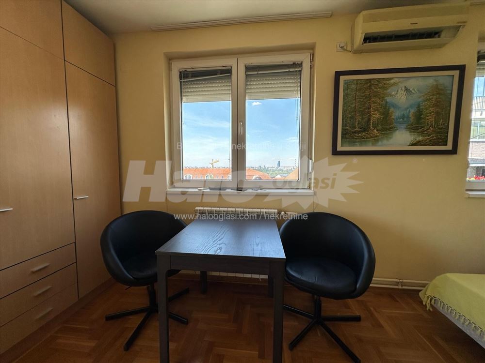 Banovo brdo U cenu zakupa ukljucen infostan — 5