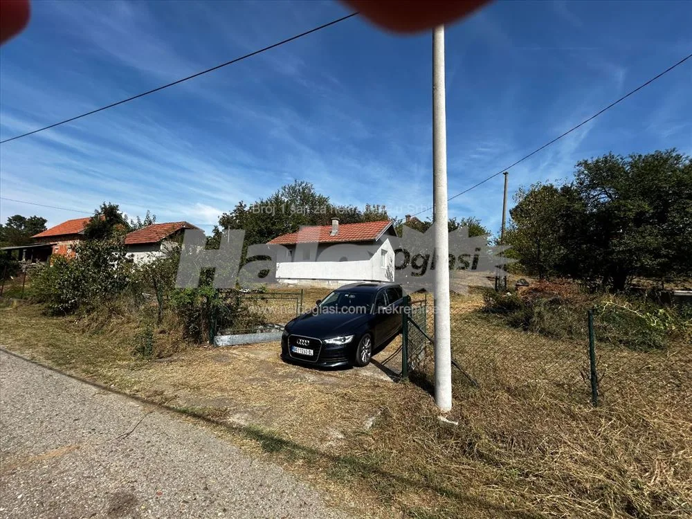 Barajevo - dve kuće na 15 ari placa — 8