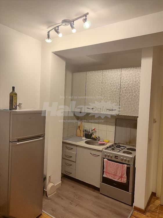 Batajnica centar-Izdajem kompletno namešten stan — 4