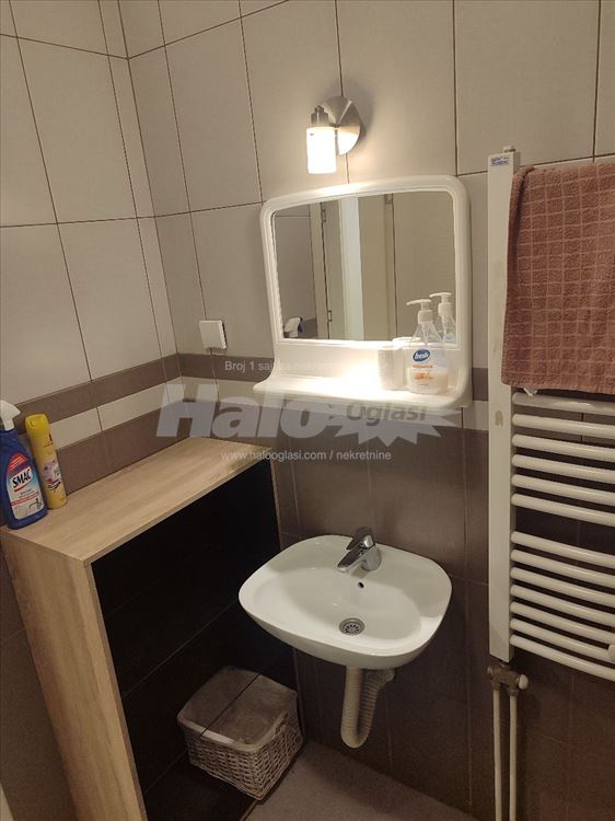 Batajnica centar-Izdajem kompletno namešten stan — 10