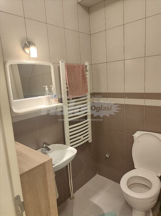 Batajnica centar-Izdajem kompletno namešten stan — 11
