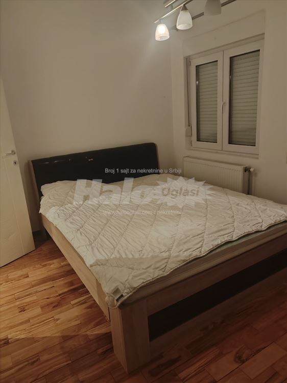 Batajnica centar-Izdajem kompletno namešten stan — 12
