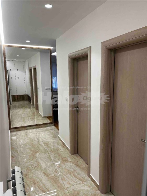 Batajnica, LUX opremljen stan u novogradnji, 50m2 — 2