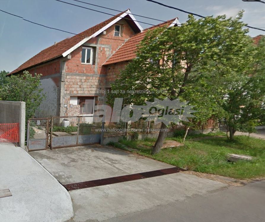 Batajnica, odlična lokacija, kuća 250 m² na 4 ara — 2