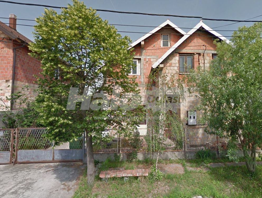 Batajnica, odlična lokacija, kuća 250 m² na 4 ara — 3