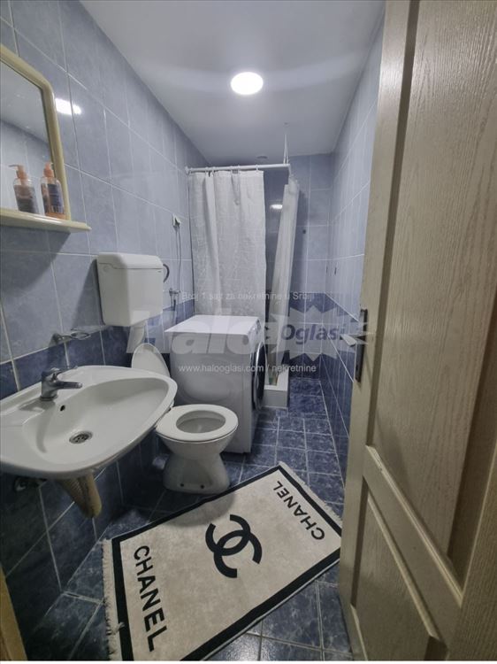 Bež. kosa lll Magelanova — 3