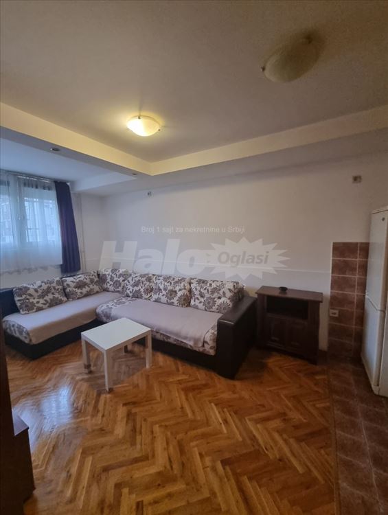 Bež. kosa lll Magelanova — 8