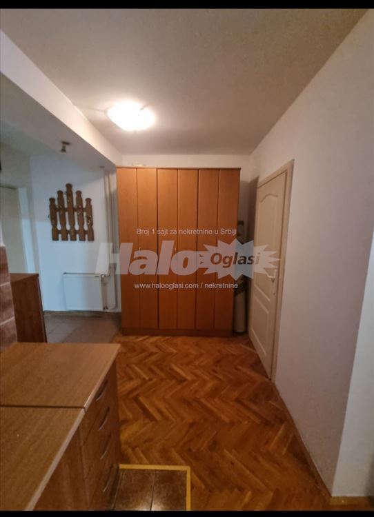 Bež. kosa lll Magelanova — 12