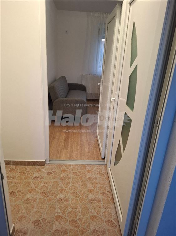 Bele vode jednoiposoban stan kompletno namešten — 2