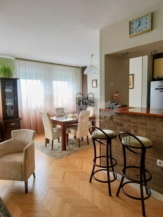 Bele zgrade, odličan, 3,0/4,0, može kredit — 9