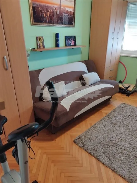 Bele zgrade, odličan, 3,0/4,0, može kredit — 15