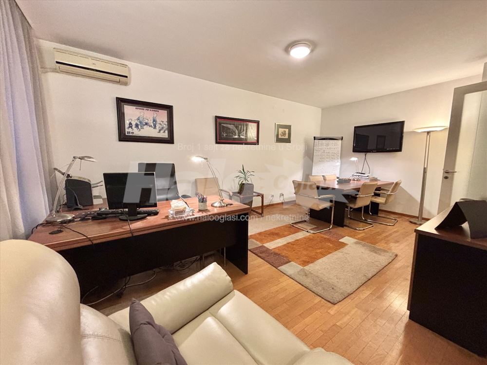 Belville stambeno-poslovni prostor + garaža — 4