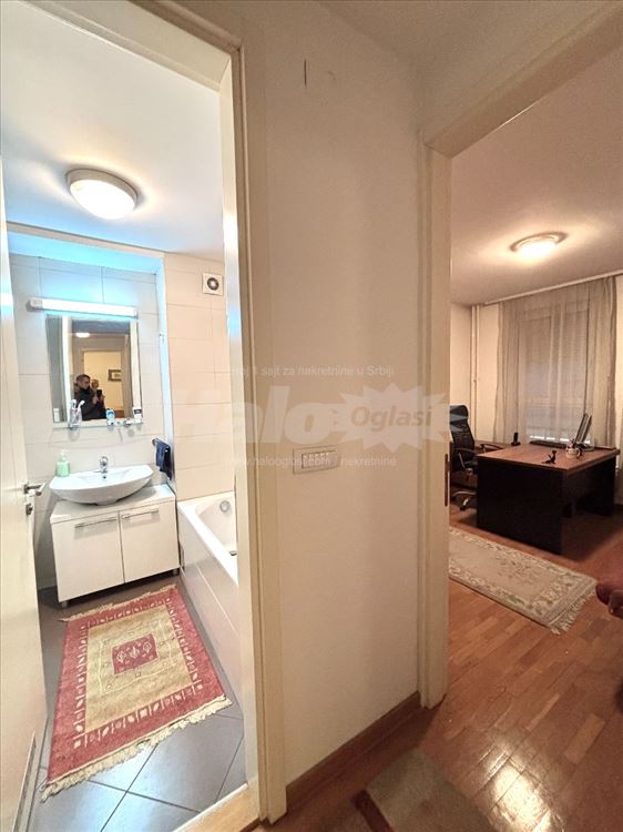 Belville stambeno-poslovni prostor + garaža — 6