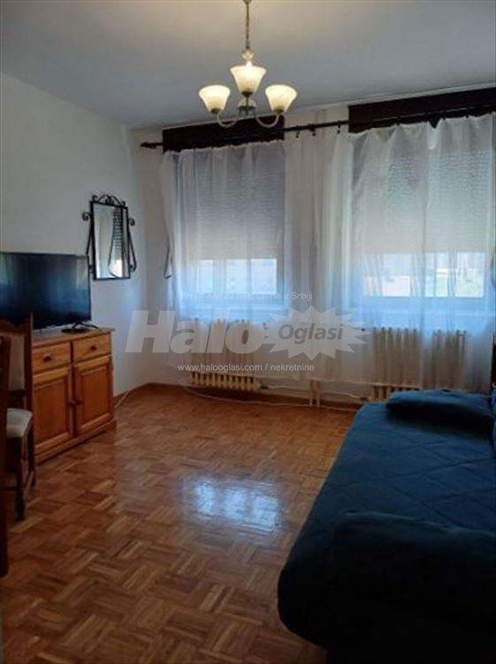 Beograd CENTAR garsonjera 27 kvm vlasnik — 4