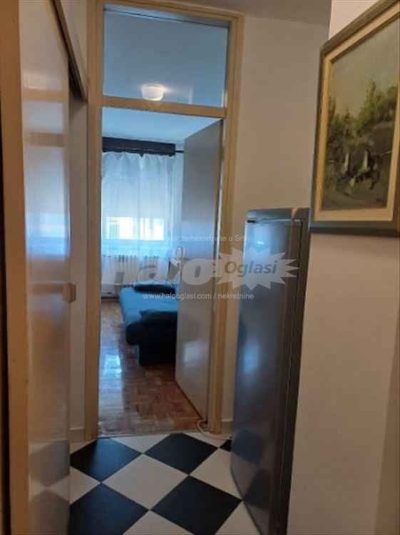 Beograd CENTAR garsonjera 27 kvm vlasnik — 5