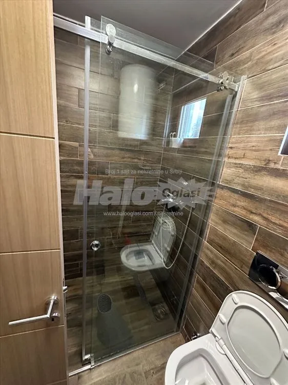 Beograd -Surcin kuca na obali Save uz Expo — 9