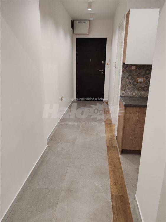 Bez posrednika - Stan/Poslovni prostor, Centar — 4