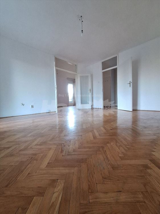 Bežanijska Kosa 3.5 stan na duže — 2