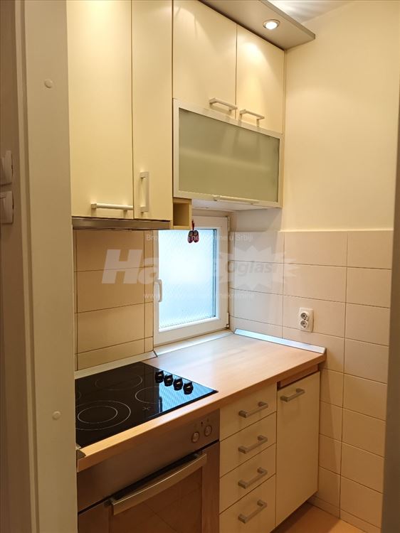 Blok 23, LUX renoviran, namešten, odmah useljiv — 12